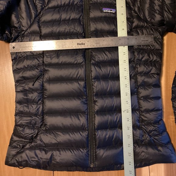 Patagonia Women's Down Sweater Hoody - Picture 5 of 7